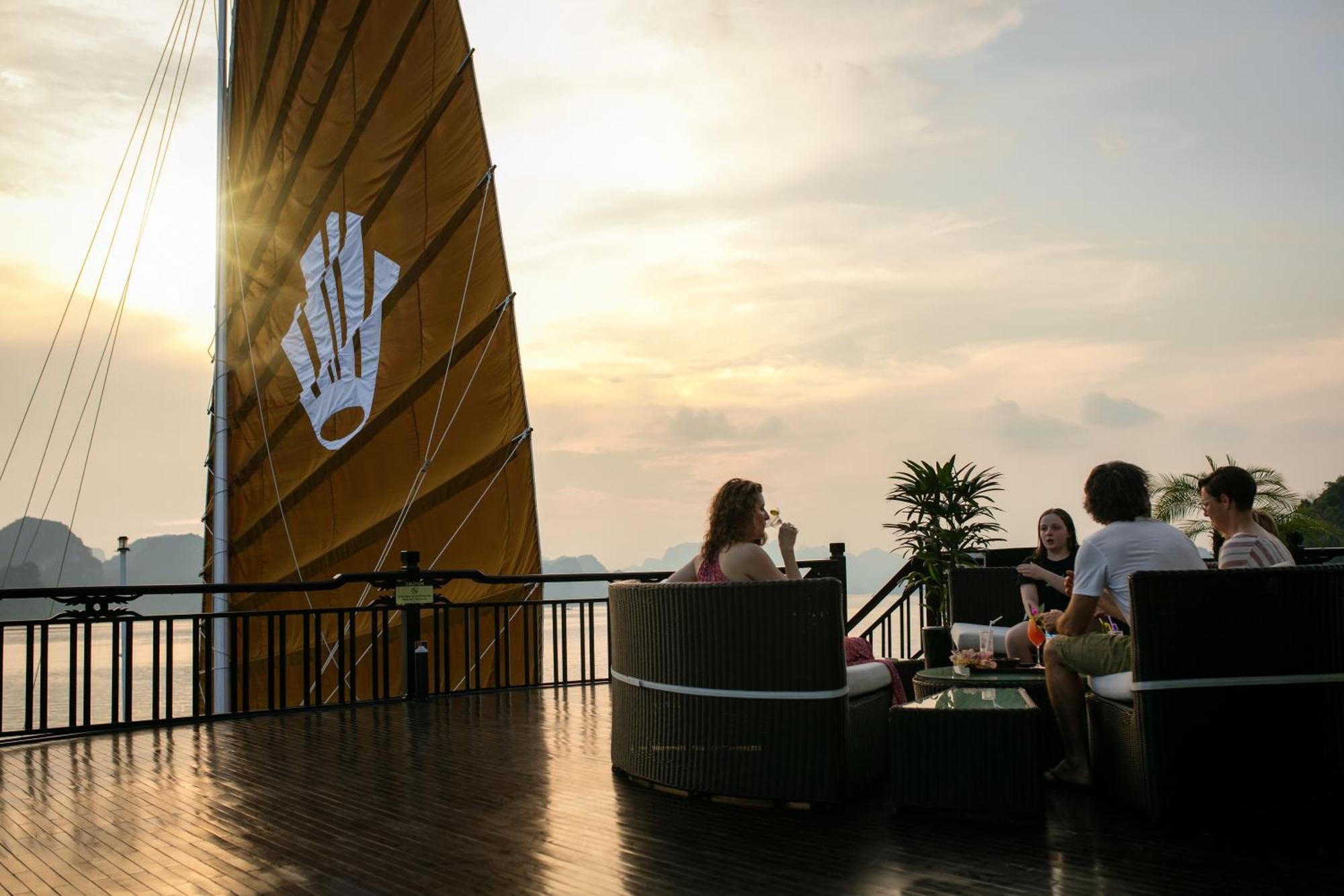 Genesis Luxury Regal Cruises Hotell Ha Long Eksteriør bilde